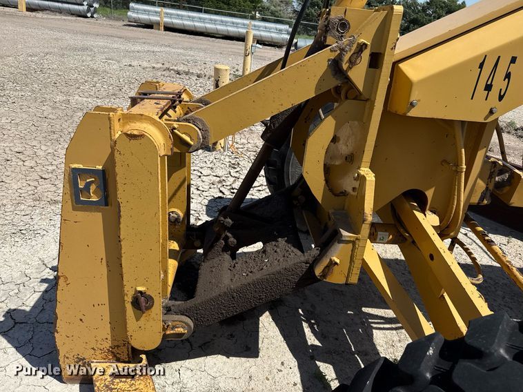 image for item DZ8528 2001 Caterpillar 140H motor grader