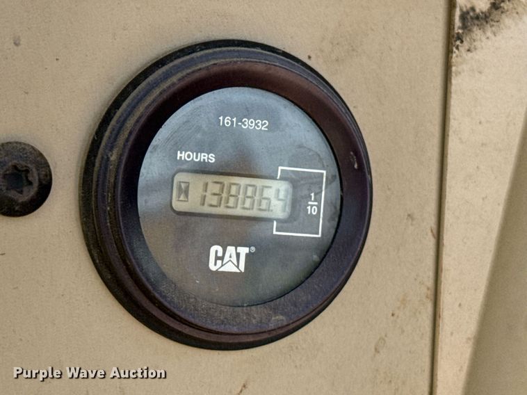 image for item DZ8528 2001 Caterpillar 140H motor grader