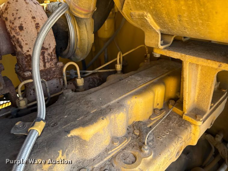 image for item DZ8528 2001 Caterpillar 140H motor grader