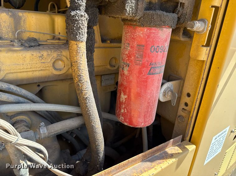 image for item DZ8528 2001 Caterpillar 140H motor grader