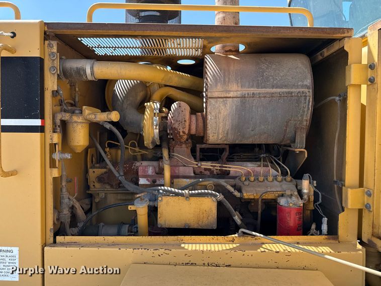 image for item DZ8528 2001 Caterpillar 140H motor grader