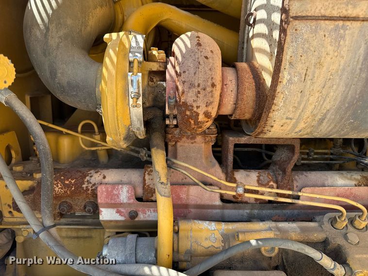 image for item DZ8528 2001 Caterpillar 140H motor grader