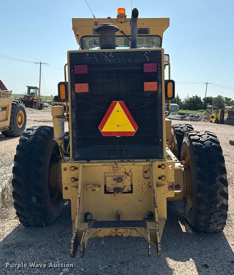 1996 Caterpillar 140H motor grader in Dodge City, KS | Item