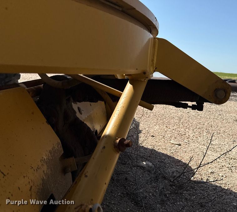 image for item DZ8540 1996 Caterpillar 140H motor grader