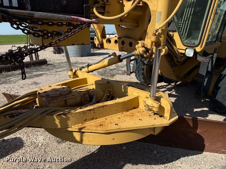 image for item DZ8540 1996 Caterpillar 140H motor grader