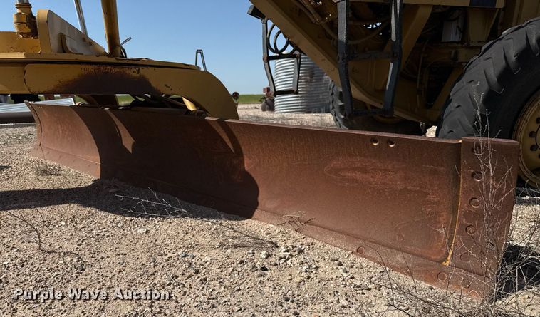 image for item DZ8540 1996 Caterpillar 140H motor grader