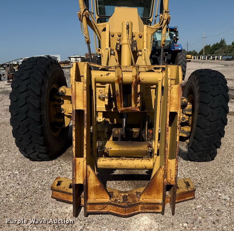 image for item DZ8540 1996 Caterpillar 140H motor grader