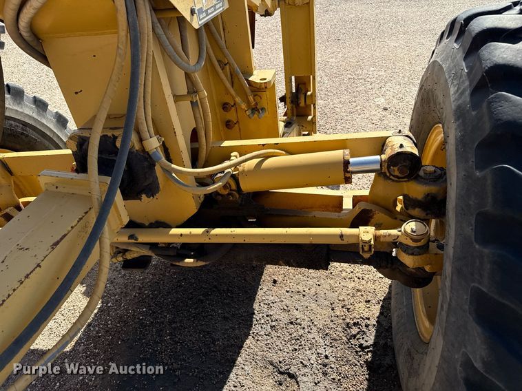 image for item DZ8540 1996 Caterpillar 140H motor grader