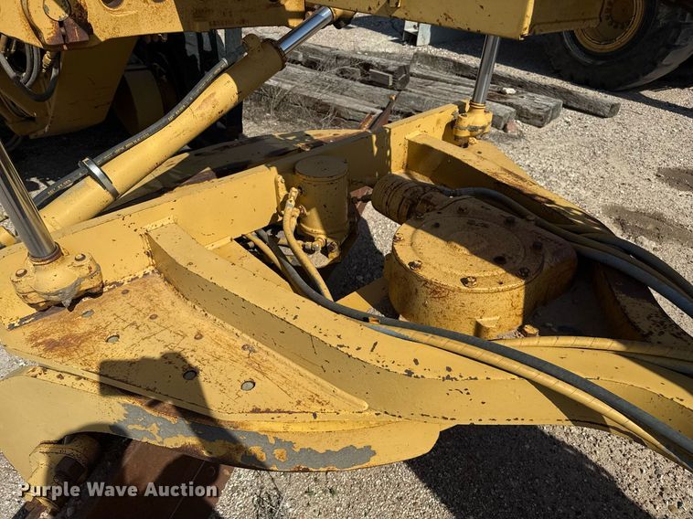 image for item DZ8540 1996 Caterpillar 140H motor grader