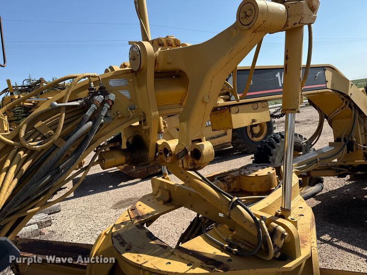 image for item DZ8540 1996 Caterpillar 140H motor grader