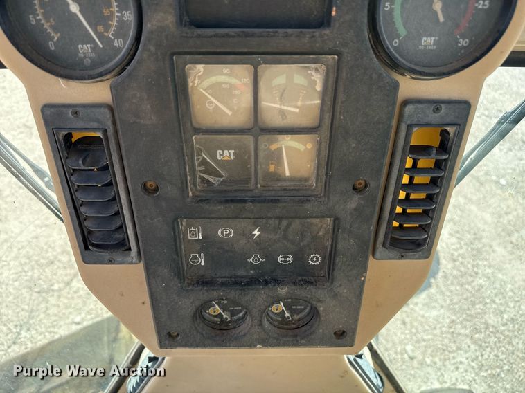 image for item DZ8540 1996 Caterpillar 140H motor grader