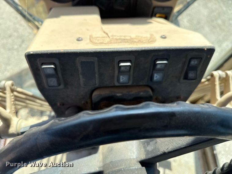 image for item DZ8540 1996 Caterpillar 140H motor grader