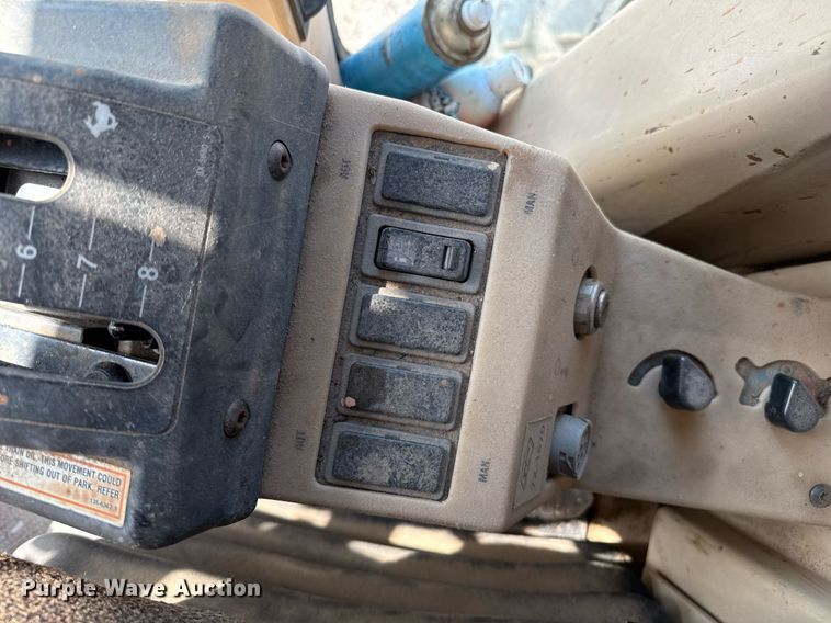 image for item DZ8540 1996 Caterpillar 140H motor grader