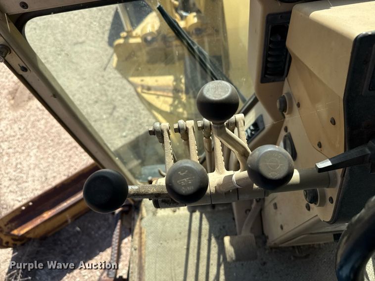 image for item DZ8540 1996 Caterpillar 140H motor grader