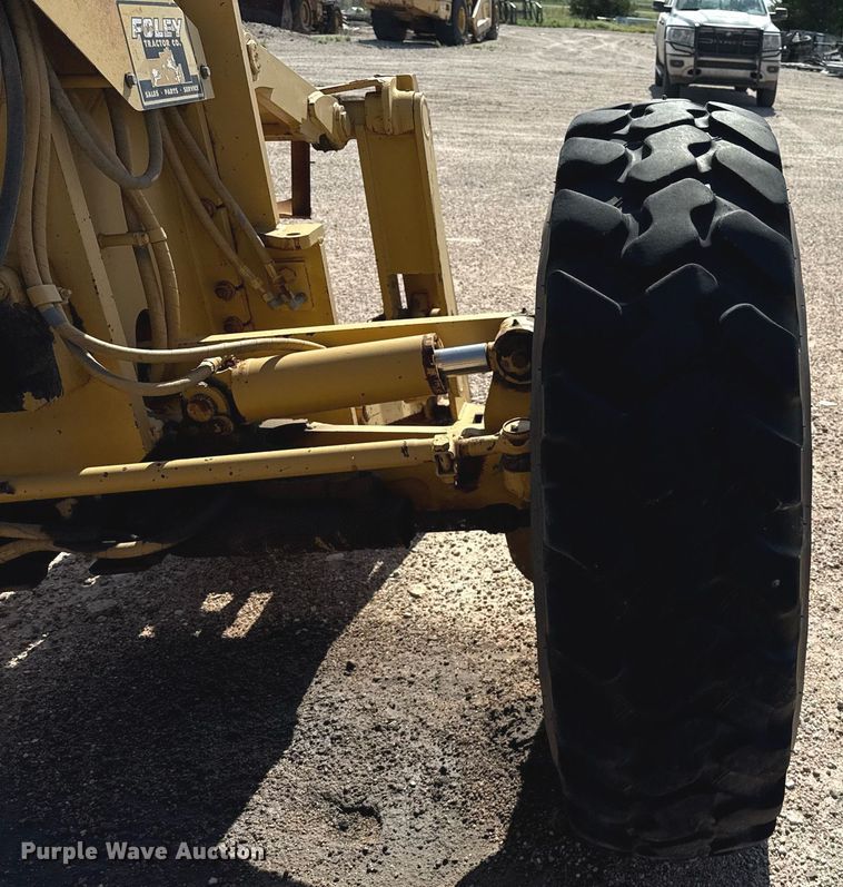 image for item DZ8540 1996 Caterpillar 140H motor grader