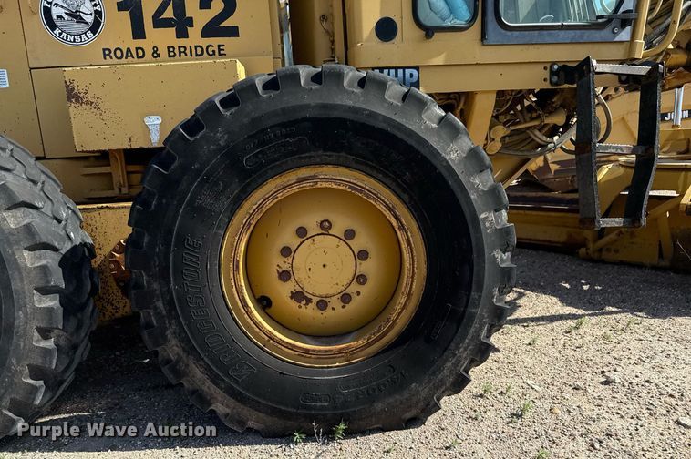 image for item DZ8540 1996 Caterpillar 140H motor grader