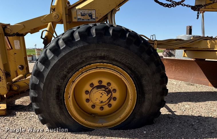 image for item DZ8540 1996 Caterpillar 140H motor grader