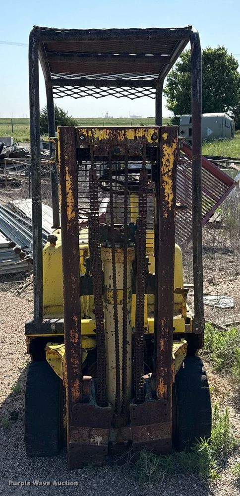 image for item DZ8541 Clark forklift