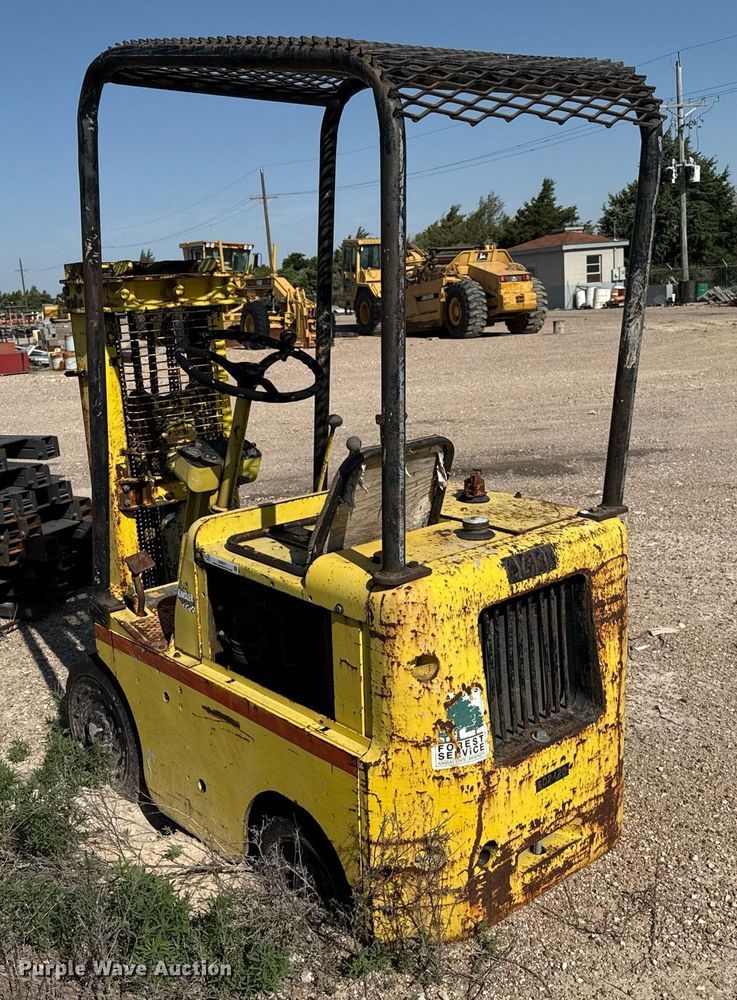 image for item DZ8541 Clark forklift