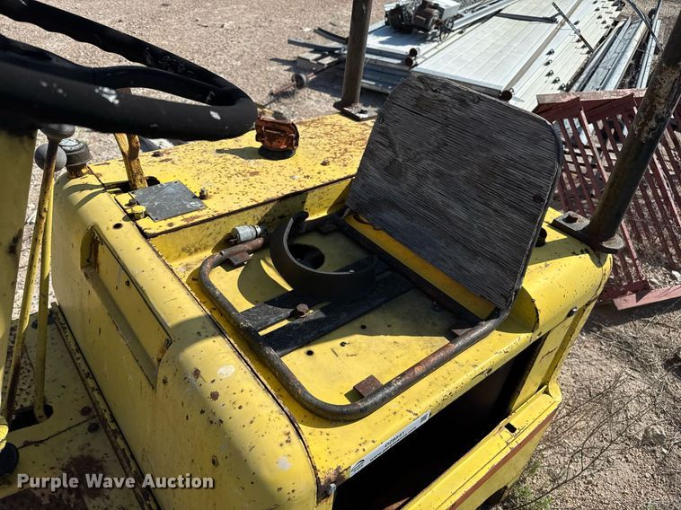 image for item DZ8541 Clark forklift