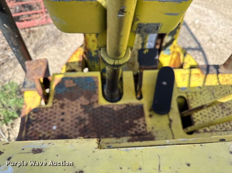 image for item DZ8541 Clark forklift