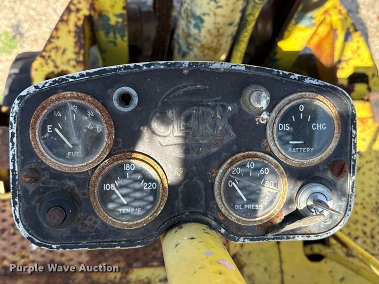 image for item DZ8541 Clark forklift