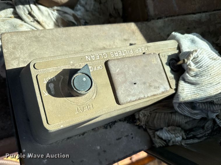 image for item DZ8542 1984 Caterpillar 950B wheel loader