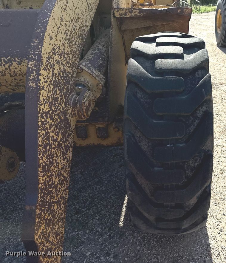 image for item DZ8542 1984 Caterpillar 950B wheel loader