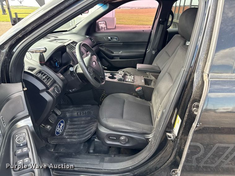 image for item DZ8555 2017 Ford Explorer Police Interceptor SUV