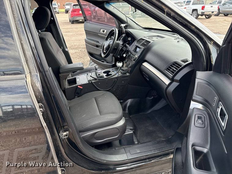 image for item DZ8555 2017 Ford Explorer Police Interceptor SUV