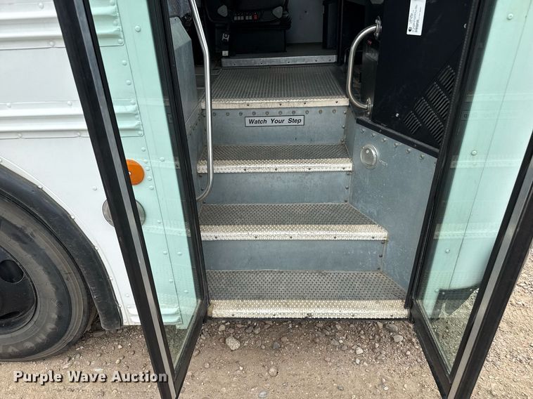 image for item DZ8566 2009 Blue Bird All American coach bus