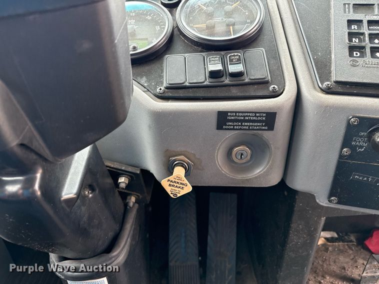 image for item DZ8566 2009 Blue Bird All American coach bus