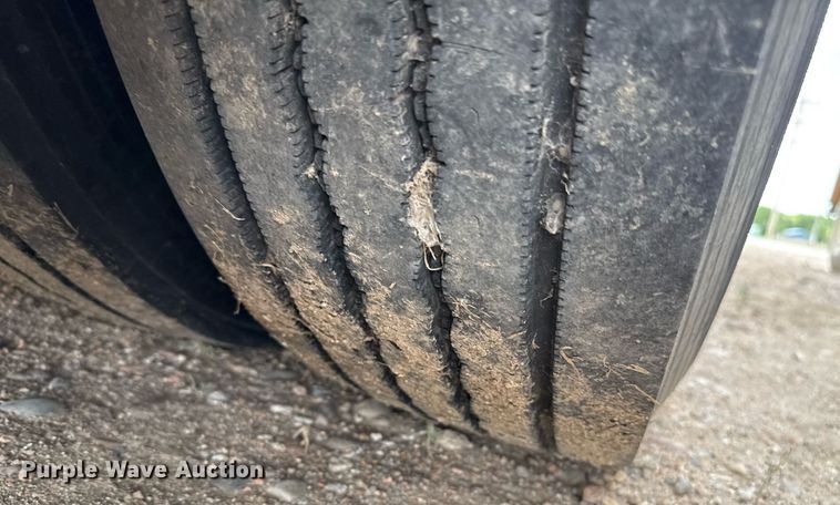 image for item DZ8566 2009 Blue Bird All American coach bus