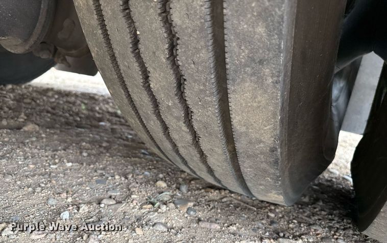 image for item DZ8566 2009 Blue Bird All American coach bus