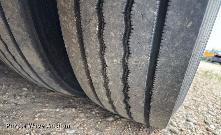 image for item DZ8566 2009 Blue Bird All American coach bus