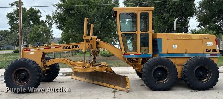 image for item DZ8572 1984 Galion A500 motor grader