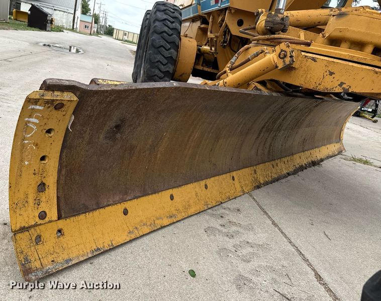 image for item DZ8572 1984 Galion A500 motor grader