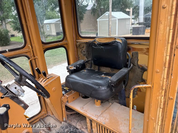 image for item DZ8572 1984 Galion A500 motor grader