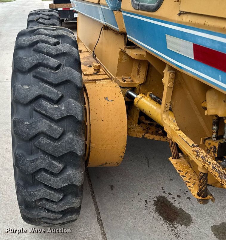 image for item DZ8572 1984 Galion A500 motor grader