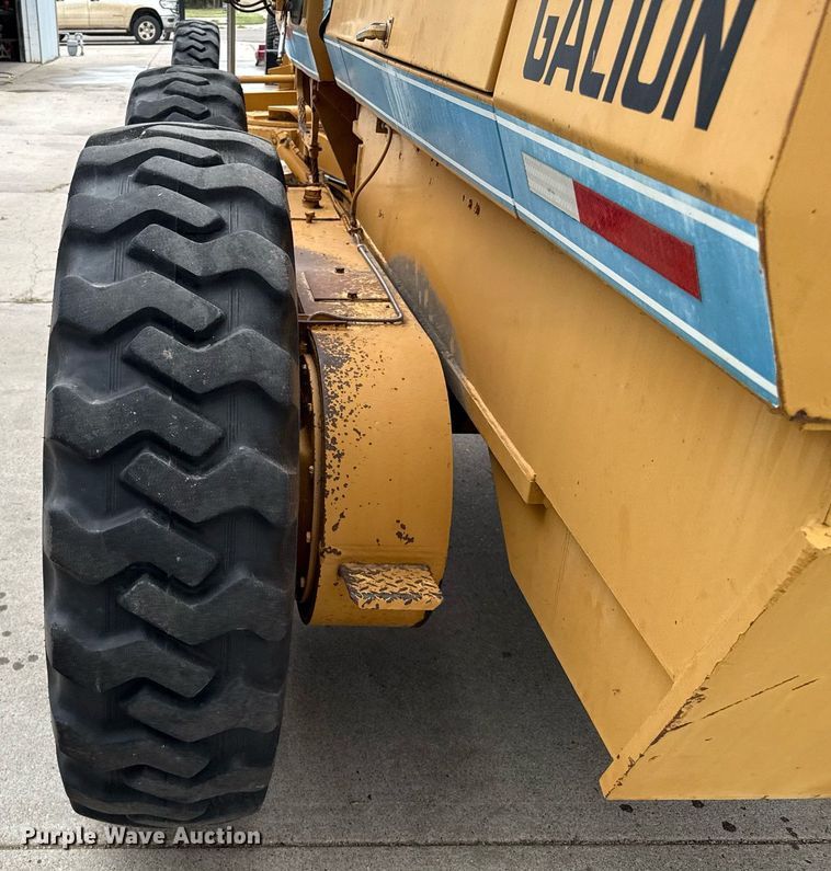 image for item DZ8572 1984 Galion A500 motor grader