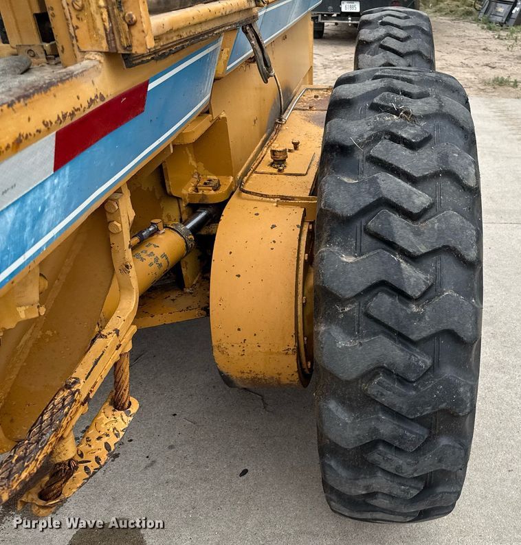 image for item DZ8572 1984 Galion A500 motor grader