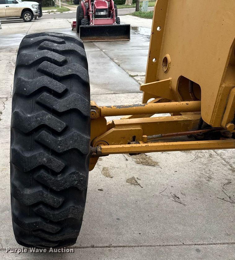 image for item DZ8572 1984 Galion A500 motor grader