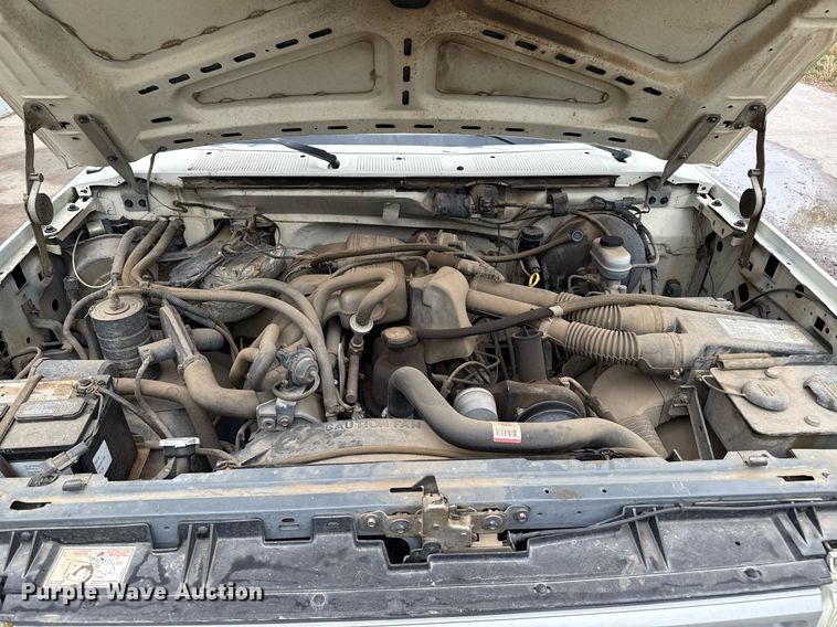 image for item DZ8573 1989 Ford F150 flatbed pickup truck