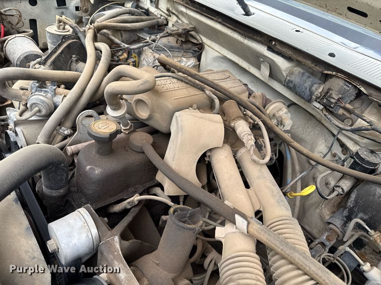 image for item DZ8573 1989 Ford F150 flatbed pickup truck