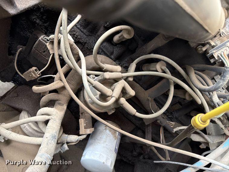 image for item DZ8573 1989 Ford F150 flatbed pickup truck