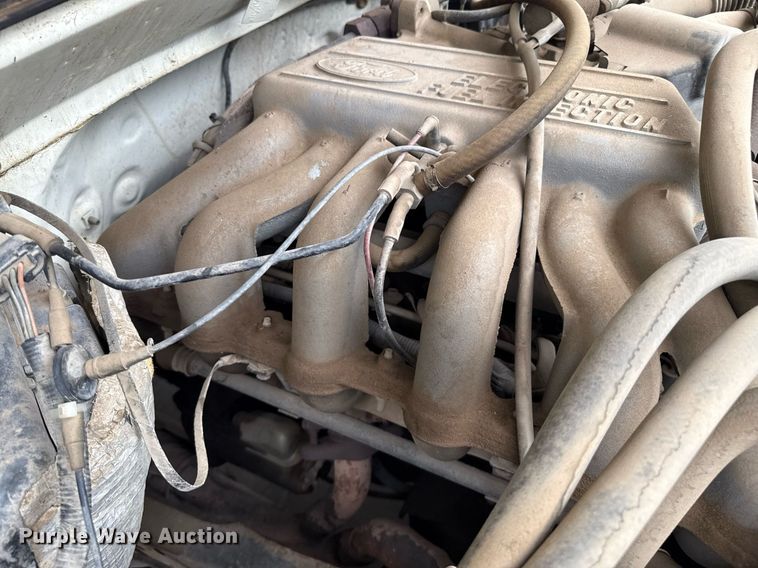 image for item DZ8573 1989 Ford F150 flatbed pickup truck