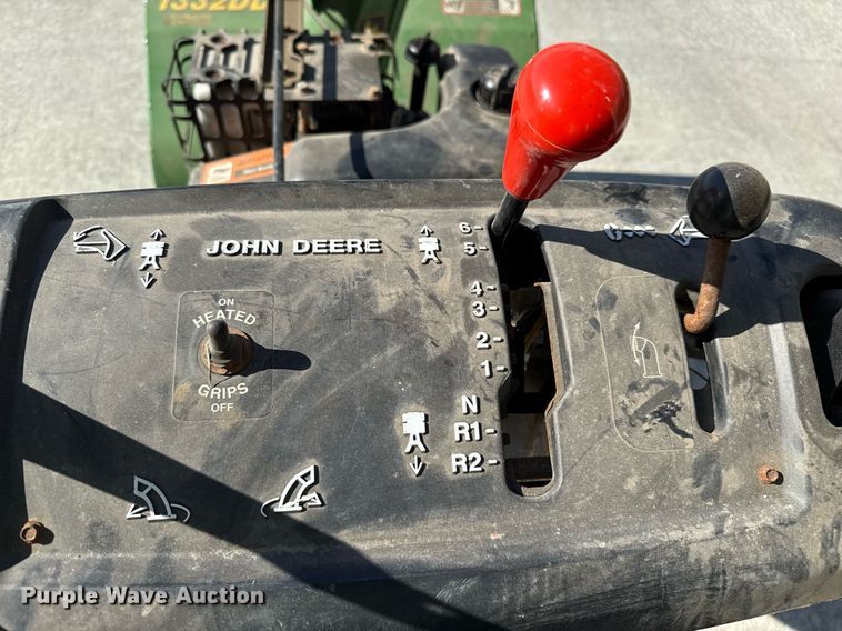 image for item DZ8595 John Deere 1332 DDE snow blower