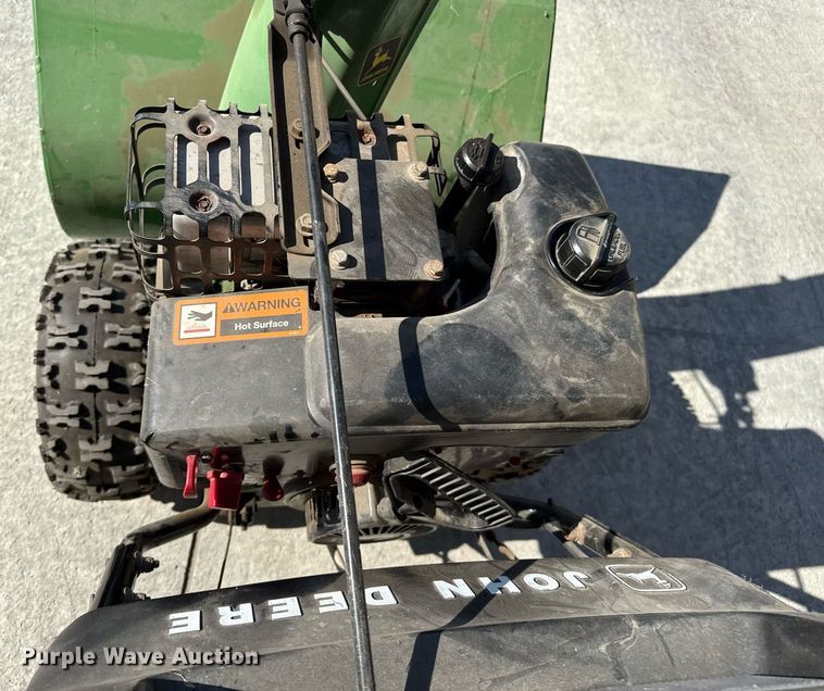 image for item DZ8595 John Deere 1332 DDE snow blower