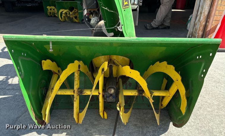 image for item DZ8595 John Deere 1332 DDE snow blower