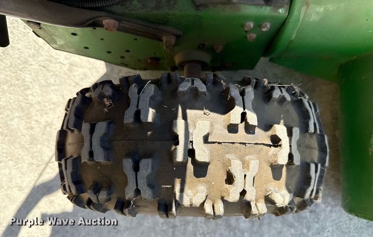 image for item DZ8595 John Deere 1332 DDE snow blower